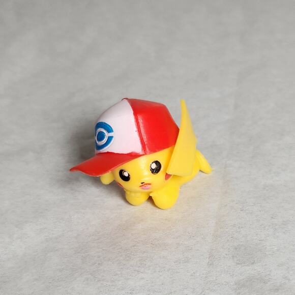 Pokemon Pikachu 2" Mini Figure With Hats And 1 Without Hat Lot Of 7 Pre-owned - Picture 8 of 9